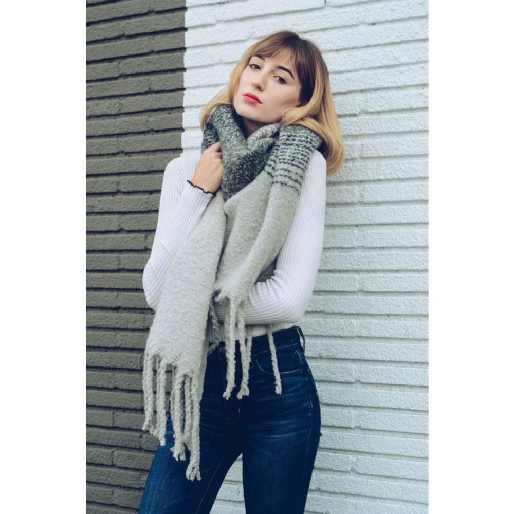 Ombre Knit Tassel Scarf